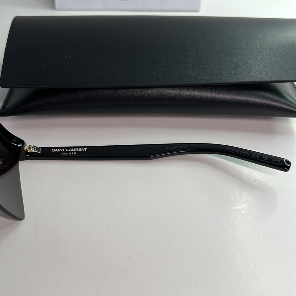 – New & Authentic Saint Laurent SL 537 PALACE Black Sunglasses - Picture 11 of 14